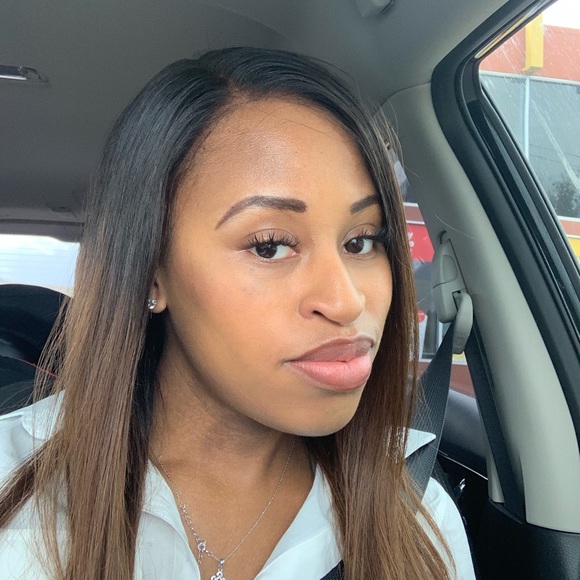 Meet your Posher, Brooke - Picture 1 of 1